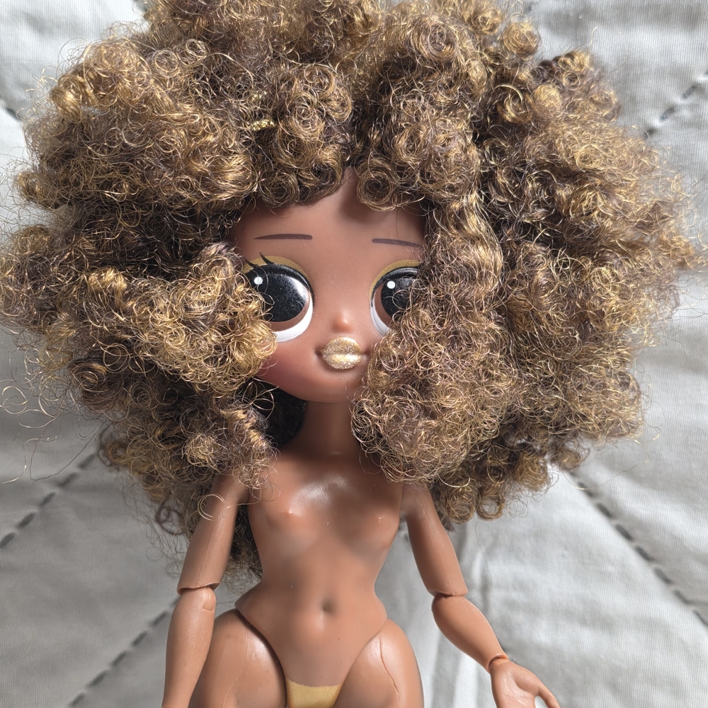 LOL Surprise OMG Fashion Doll Big Sister Royal Bee L.O.L. Series 1